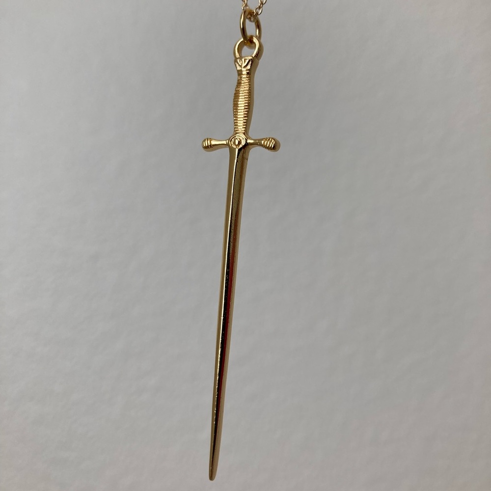 Vanessa Mooney sonnet of the sword gold dagger pendant necklace - Picture 8 of 12